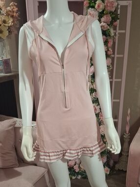 Sleeveless Hooded Zip Front Pink Ruffle Athletic/Mini Dress NWOT Size S